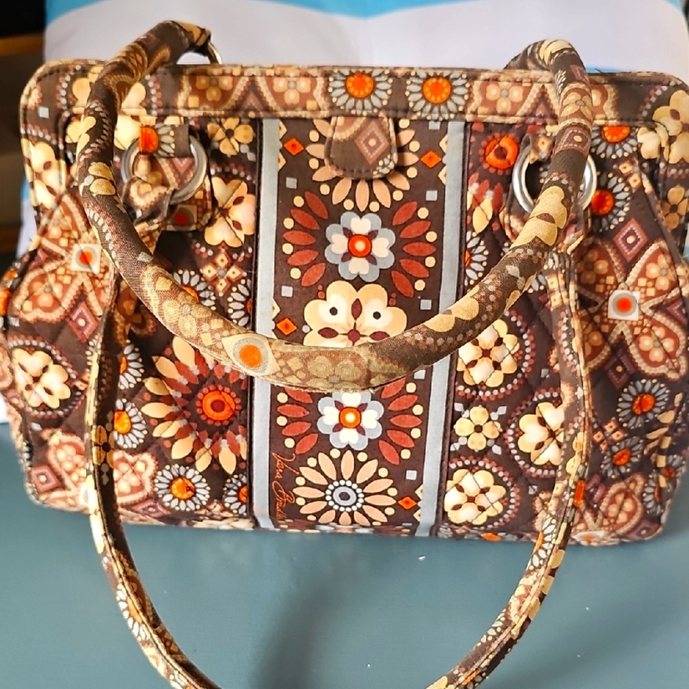 Vera Bradley Floral Brown Handbagside‎ Pockets. Handles. Magnetic Clousure.